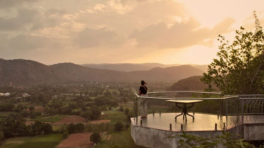 Experience Luxury: Private Museum, Vintage Car Ride - Booking value at $104 per person