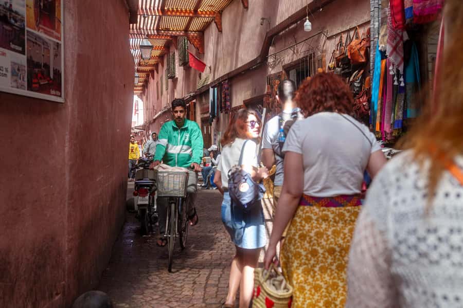 Fes: Bou Inania Madrasa, Museum, Tannery, Souk & Medina Tour - Bab Boujloud and the first steps into the Medina