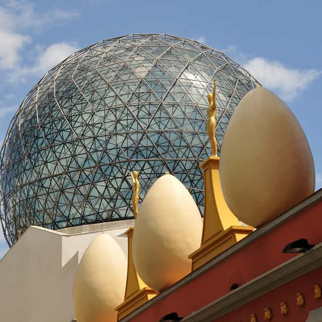 Figueres: Dalí Theatre-Museum Guided Tour with Tickets - Dalí’s life and changing artistic style