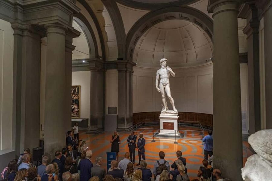 Florence: Accademia Gallery and Michelangelo’s David Tour - Why David is worth more than a quick photograph