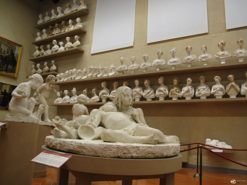 Florence: Accademia Gallery Guided Tour with an Art Expert - Entering the Accademia without the main ticket queue