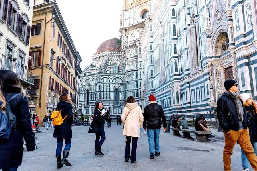 Florence: Accademia Gallery Guided Tour with an Art Expert - Timing, crowds, and the first Sunday issue