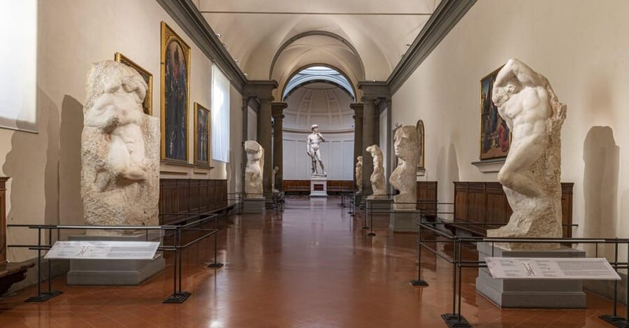 Florence: Accademia Gallery Guided Tour with Entry Ticket - The guide makes the difference