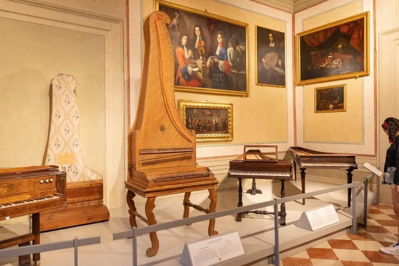 Florence: Accademia Gallery Skip-the-Line Guided Tour - The guide makes the difference
