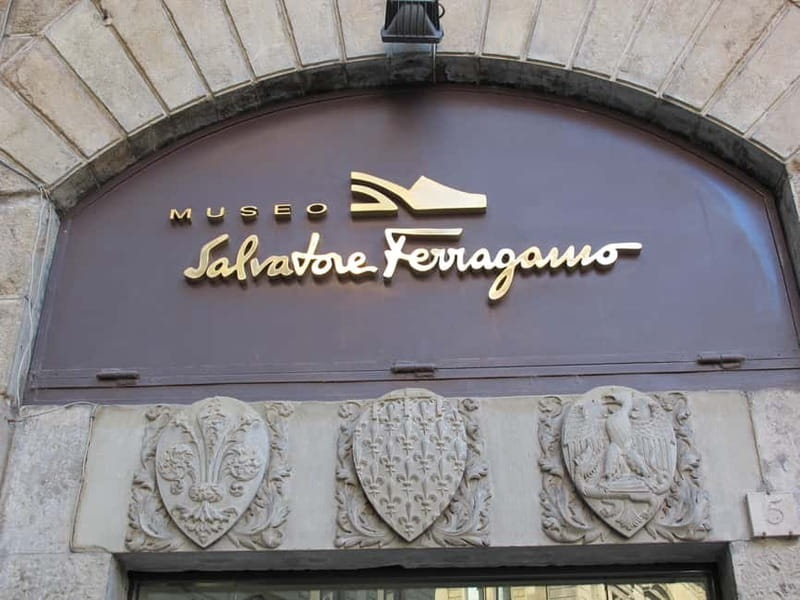 Florence: Fashion History Guided Walking Tour & Museum Visit - What the guide adds to a short tour