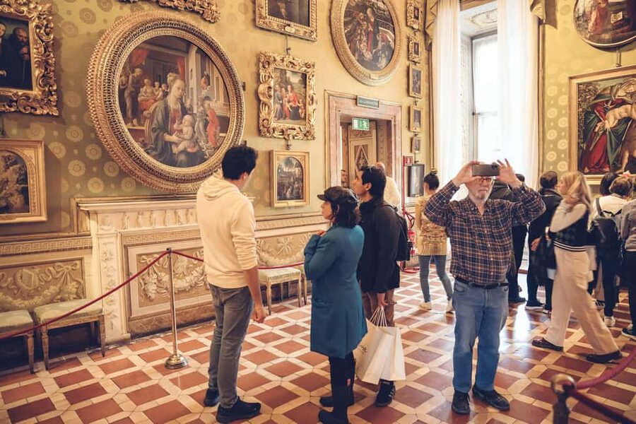 Florence: Palatina Gallery and Pitti Palace Guided Tour - The optional wine and local snack pairing