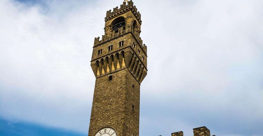 Florence: Palazzo Vecchio Museum - Entering Piazza della Signoria and the old town hall
