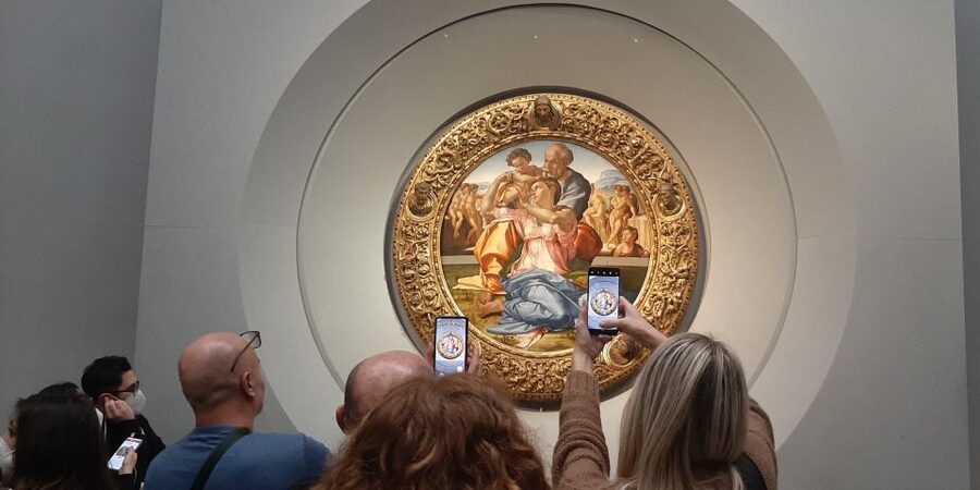 Florence: Skip-the-Line Tour of Uffizi & Accademia Galleries - Group size, guide quality, and language