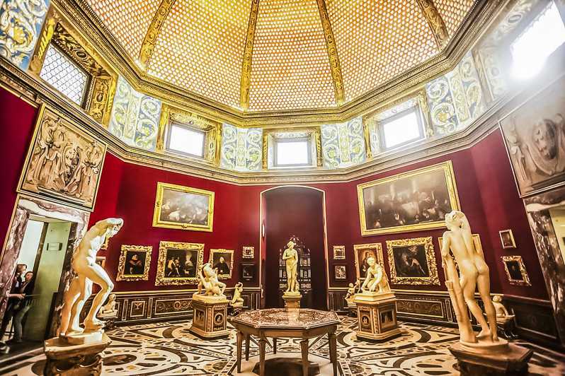 Florence: Skip-The-Line Uffizi Gallery Timed Entry Ticket - Collecting your ticket at Door 3