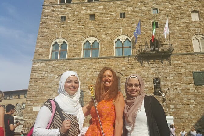 Florence Uffizi Gallery monolingual Small Group Tour - Crowds, heat, and the pace inside