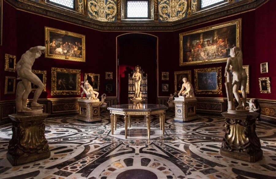 Florence: Uffizi Gallery Priority Entrance and Tour - Meeting beside Piazza della Signoria