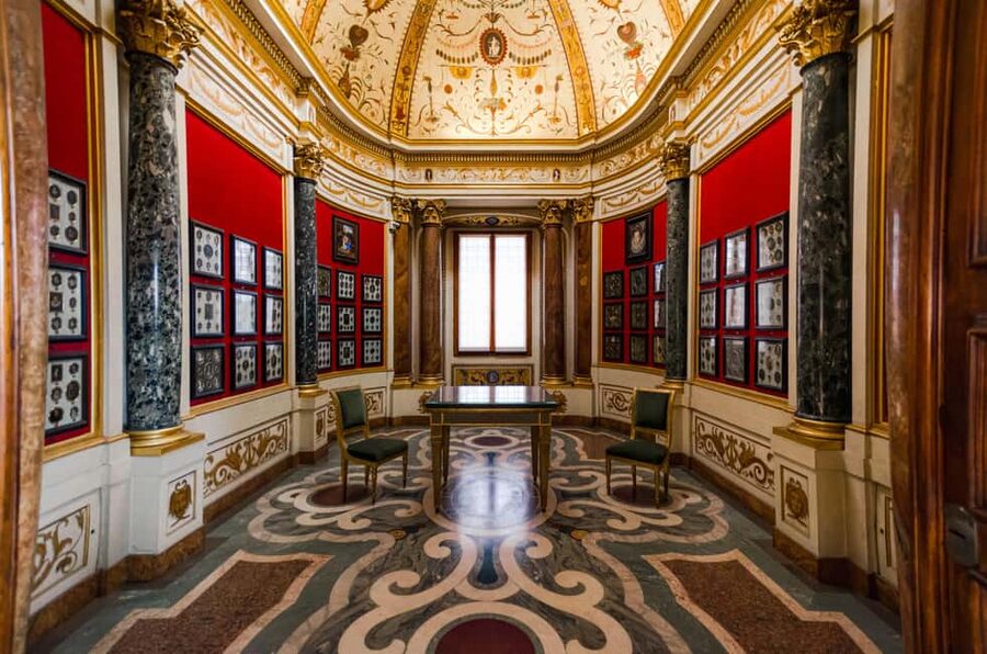 Florence: Uffizi Gallery Reserved Entry Ticket & Audioguide - Leonardo, Michelangelo, and Raphael