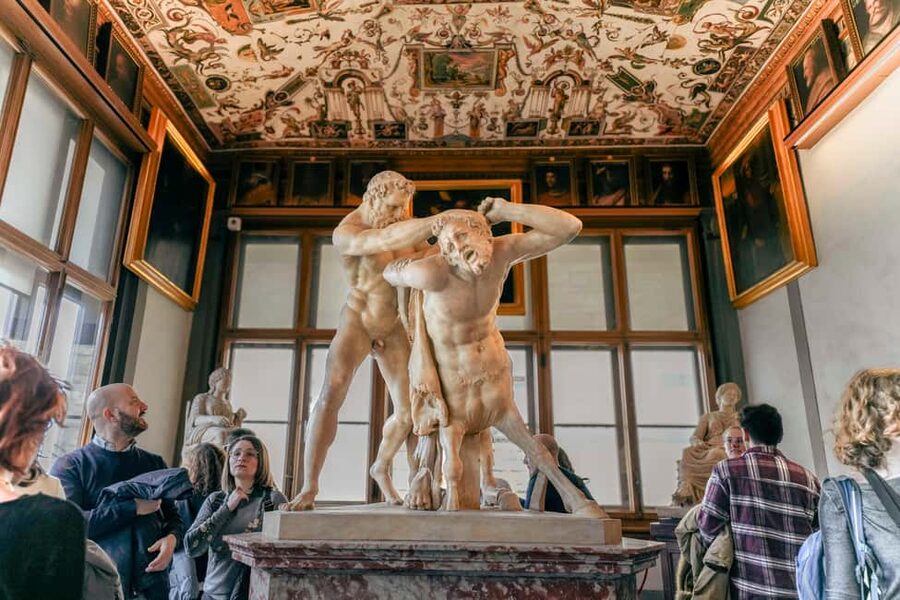 Florence: Uffizi Gallery Reserved-Entry VIP Tour - Caravaggio’s Medusa and the limits of 90 minutes