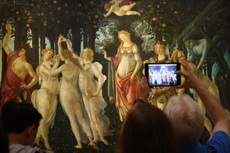 Florence: Uffizi Gallery Small-Group Guided Tour with Ticket - How the small-group format changes the visit