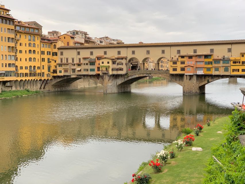 Florence: Uffizi Gallery Small-Group Guided Tour with Ticket - Entering the Uffizi with priority access
