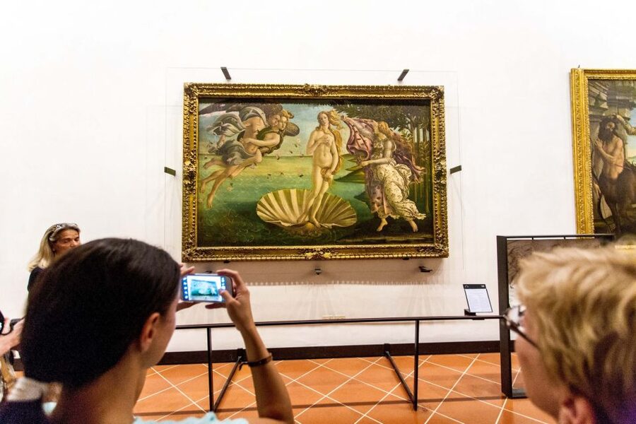 Florence: Uffizi Gallery Small Group Tour - The terrace and time to continue alone