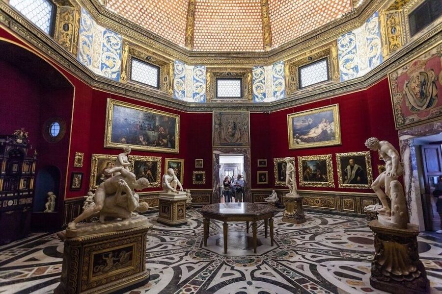 Florence: Uffizi Gallery Small Group with Entrance Tickets - Meeting at the Donatello Statue