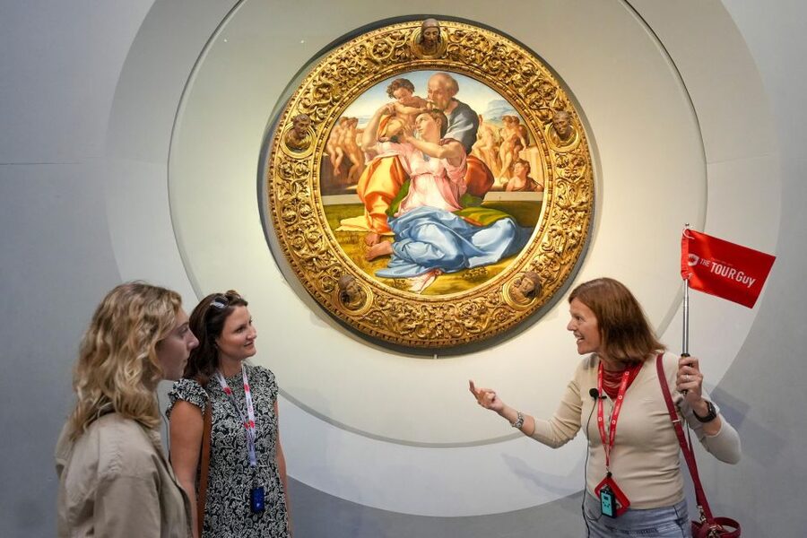Florence: Walking Tour with David, Duomo & Uffizi Gallery - A short walk through Medici Florence