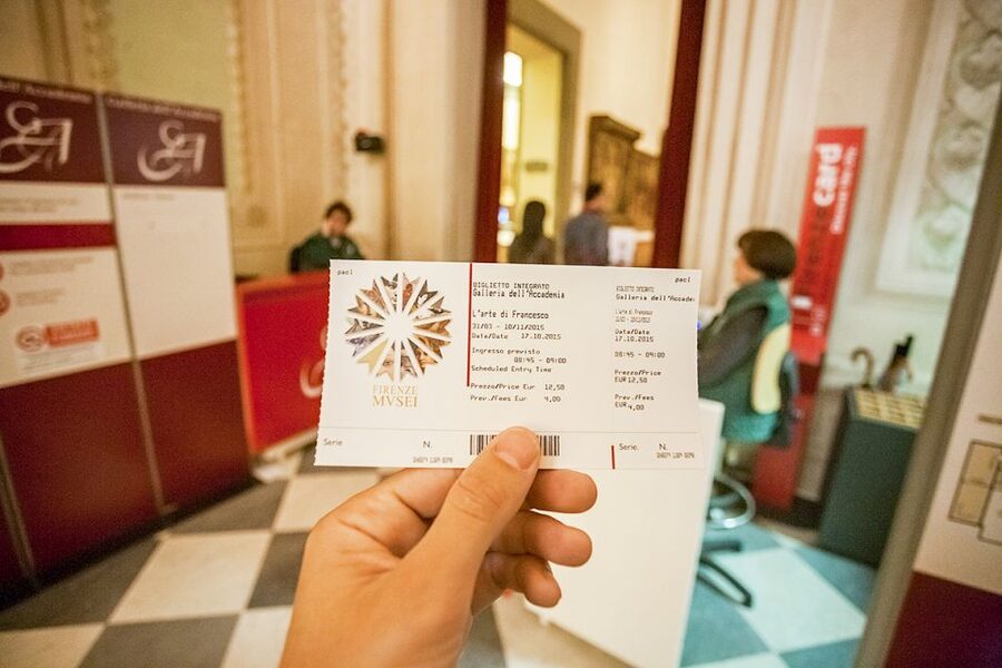 Florence: Walking Tour with Skip-the-Line Accademia Gallery - The Uffizi courtyard and Florence’s public story