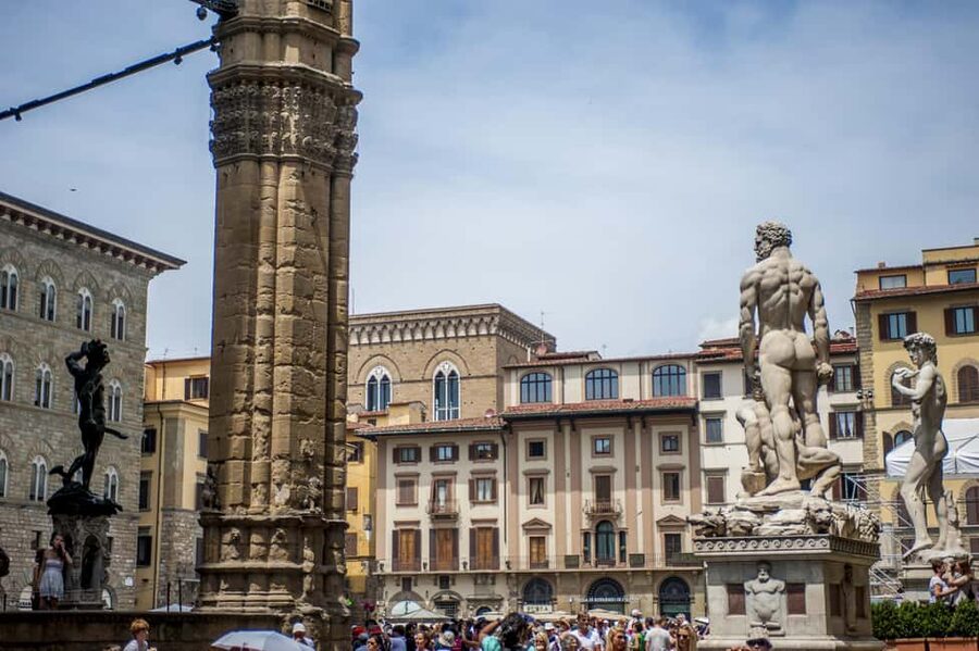 Florence: Walking Tour with Skip-the-Line Accademia Gallery - Entering the Accademia Gallery without the long queue