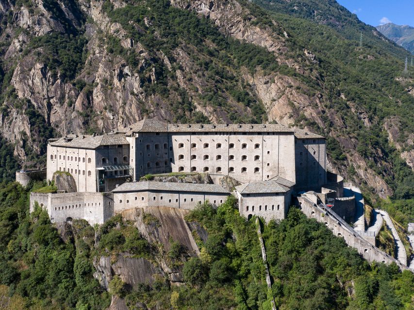 Fortress: Prisons, Museum of Fortifications and Alps Museum - Getting started at the two ticket counters
