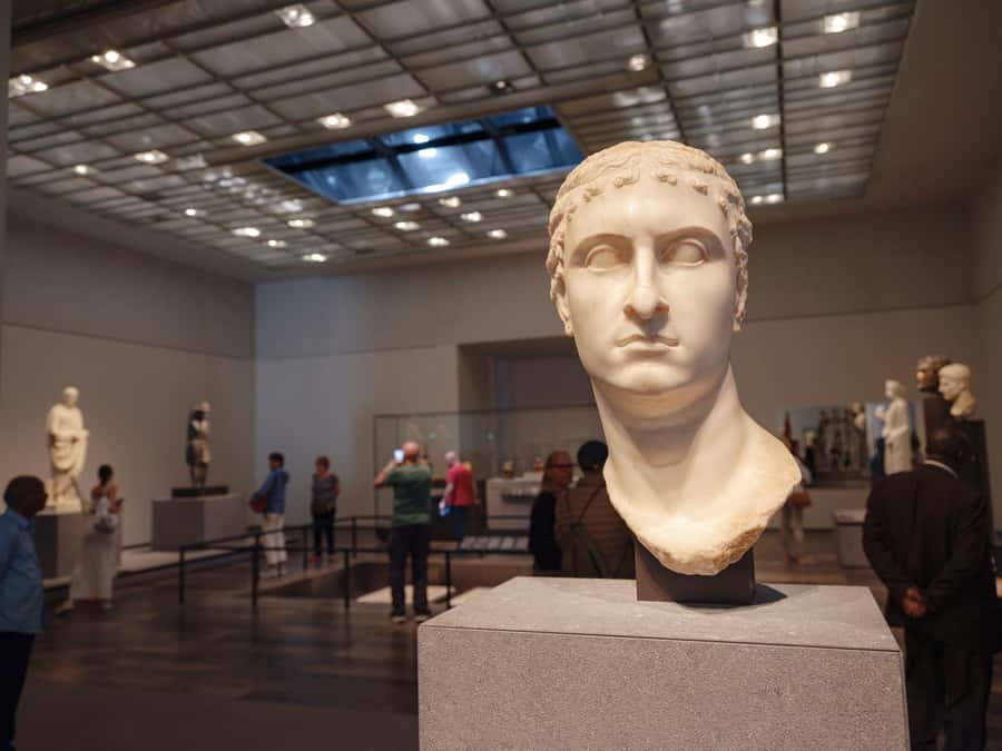 From Abu Dhabi: City Tour with Grand Mosque & Louvre Museum - Should you book this Abu Dhabi tour?