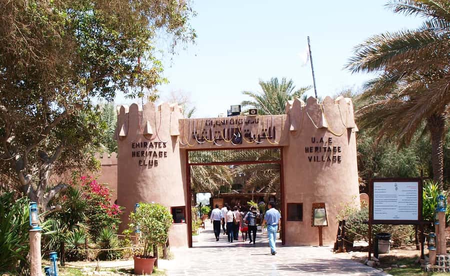 From Dubai: Abu Dhabi City Tour With Louvre Museum - Lunch and the midday pause