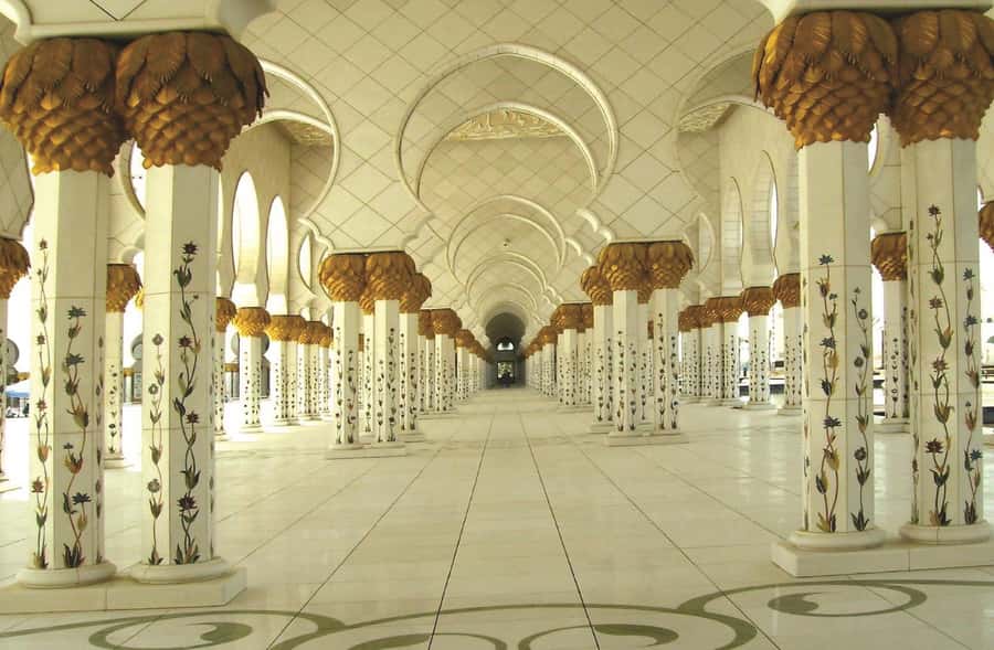 From Dubai: Abu Dhabi City Tour With Louvre Museum - Timing, group size, and guide service