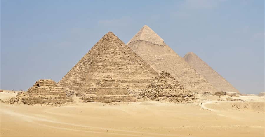 From Hurghada: Pyramids and Egyptian Museum Tour & Boat Ride - The Sphinx and Valley Temple