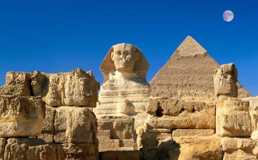 From Hurghada: Pyramids and Egyptian Museum Tour & Boat Ride - The Egyptian Museum in Tahrir Square