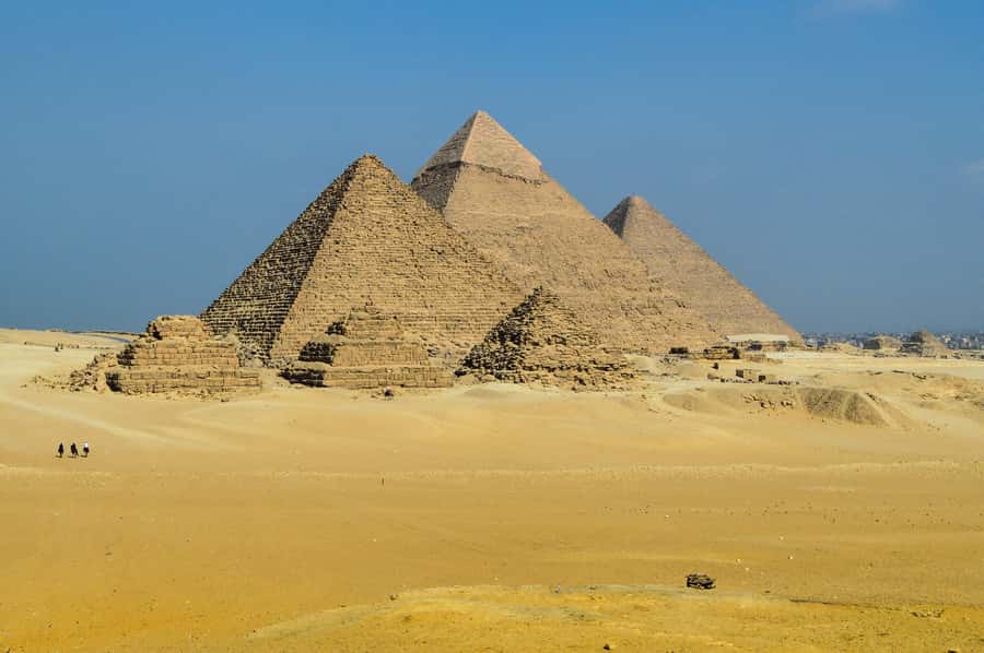 From Hurghada: Pyramids & Museum Small Group Tour by Van - How the small-group format affects the day