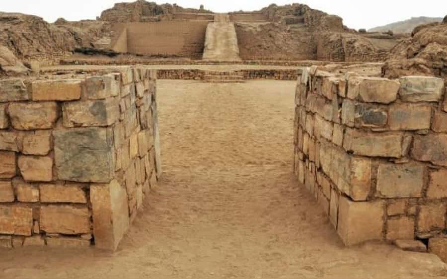 From Lima: Pachacamac Inka Pyramids & The Larco Museum Tour - What the guides add to the day