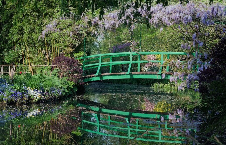 From Paris: Private Trip to Giverny, Monet's House & Museum - What the guide adds to the day