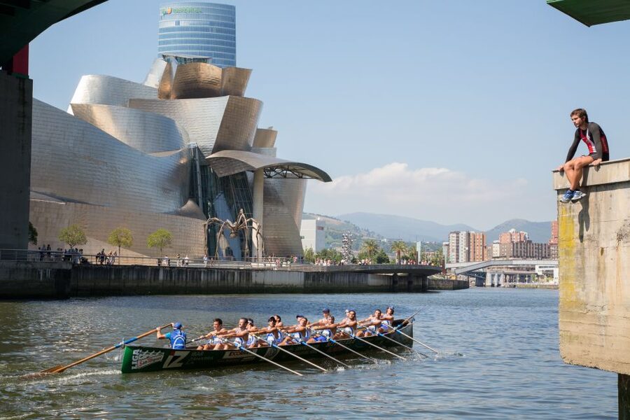 From San Sebastian: Bilbao, Guggenheim & Dragonstone Tour - Key points to know before booking