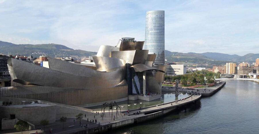 From San Sebastian: Bilbao & Guggenheim Museum Private Tour - From San Sebastián to Bilbao in a private car