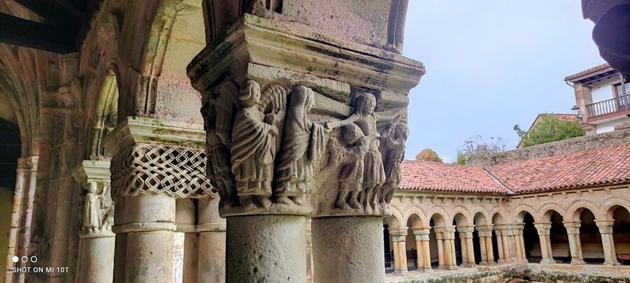 From Santander: Santillana del Mar & Altamira Museum Tour - How the guiding affects the day
