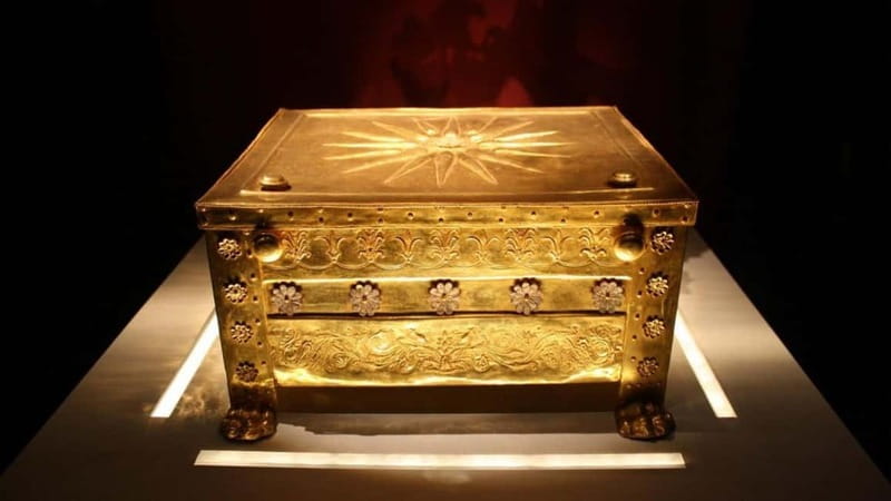 From Thessaloniki: Aigai Royal Tombs & Pella Museum Day Trip - Inside Aigai’s underground museum