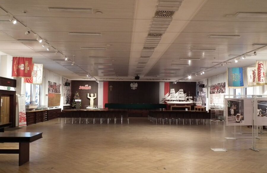 Gdansk: Private Communism Tour with Solidarity Center Museum - Is $184 per person a fair price?