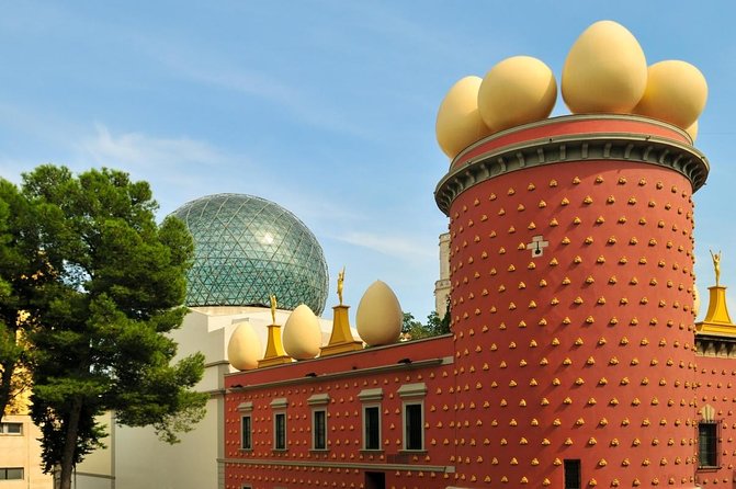 Girona & Dali Museum Small Group Tour with Pick-up from Barcelona - Girona’s Onyar River and medieval center