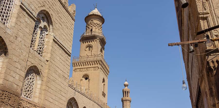Giza: Egyptian Museum & Optional Khan el-Khalili Tour - Guides make the museum easier to understand