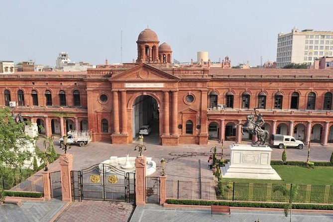 Golden Temple, Jallianwala Bagh, Partition Museum & Wagha Border - #Travellouge - Starting at the Golden Temple, Amritsar’s spiritual center