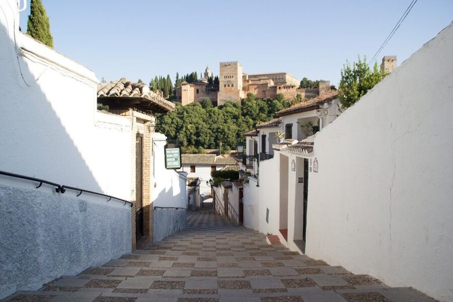 Granada: Albaicín, Sacromonte & Museum of Caves Walking Tour - Inside the Sacromonte Cave Museum