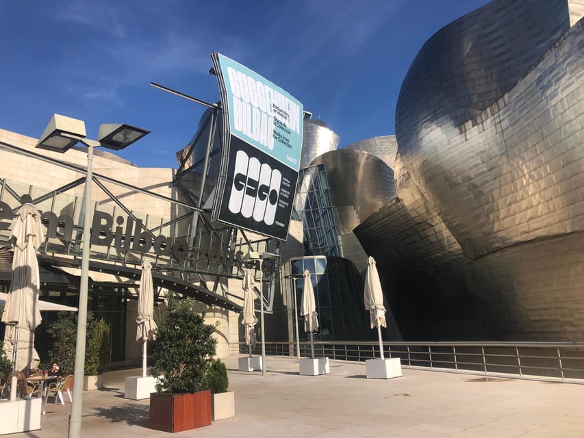 Guggenheim Museum Private Tour - The exterior visit and Bilbao’s futuristic landmark