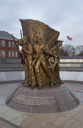 Guided African American History Tour with Reserved Museum Entry - Starting at US Navy Memorial Plaza