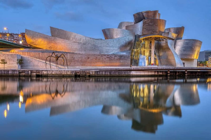 Guided tour of the exterior and access to the Guggenheim Museum - Why the exterior tour matters at Bilbao’s Guggenheim