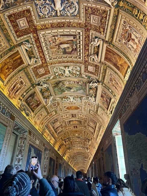 Guided Tour Vatican Museums & Sistine Chapel - What the guide and headset add