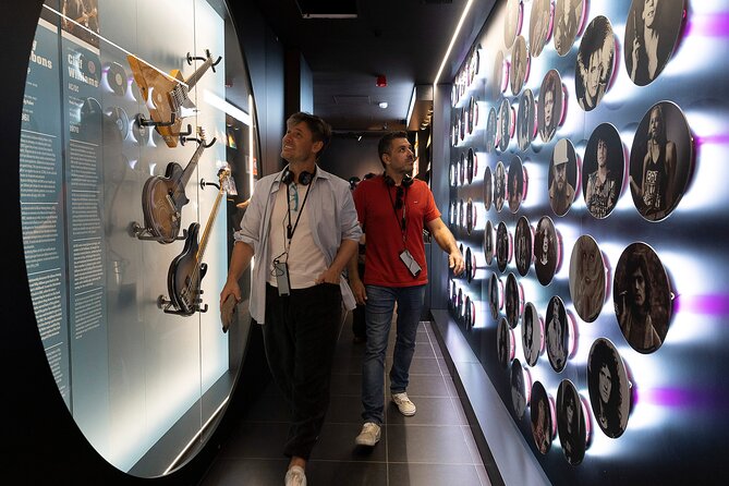 Guitar Legends Hall: Entrance to the Immersive Rock Museum - Guitars and programs from the 1950s