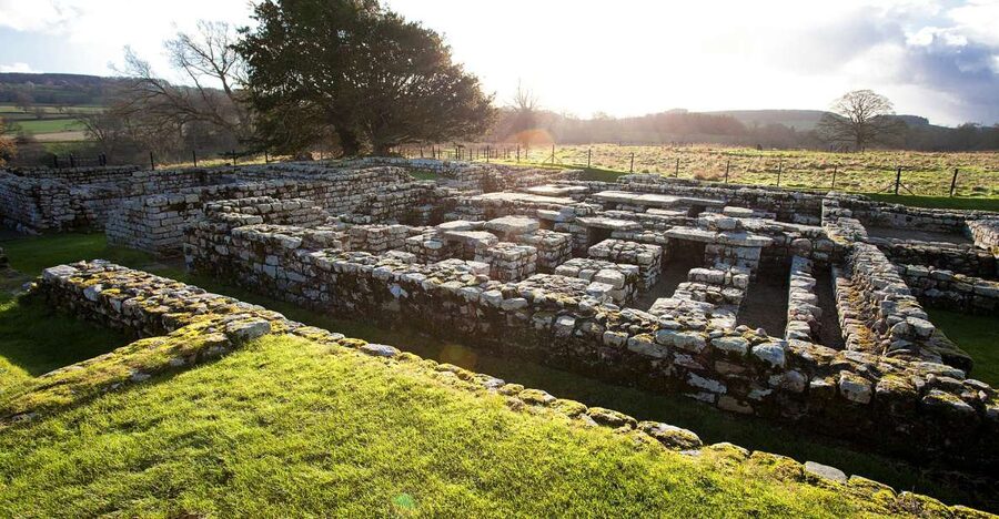 Hadrian's Wall: Chesters Roman Fort and Museum Entry Ticket - Start with the Clayton Museum and its e-reader
