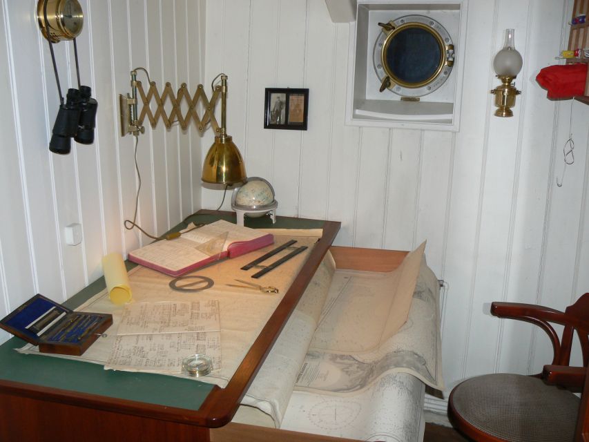 Hamburg: RICKMER RICKMERS Museum Entry Ticket - A merchant ship with a working past