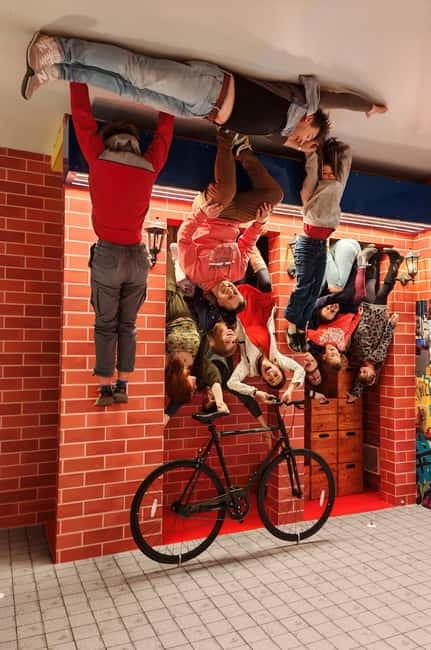 Hamburg: Ticket for the Paradox Museum - The Zero Gravity Room brings the most physical fun